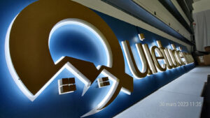 fabrication-enseigne-lumineuse-agence-immobilière-agence-graphics-lettres-boitiers-biganos-la-teste-de-buch-bordeaux-arcachon