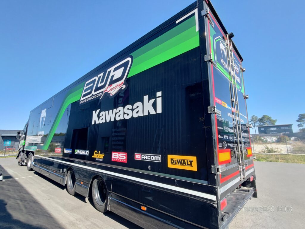 sign-by-graphics-covering-semi-remorque-tracteur-marquage-sponsor-bud-racing-aquitaine-bassin-arcachon-landes-gironde-audenge-andernos-lanton-marcheprime