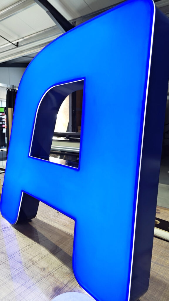 lettres-boitiers-grand-format-fabrication-enseigne-bassin-arcachon-biscarrosse-graphics33-40