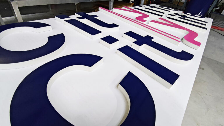 sign-by-graphics-Fabrication enseigne lettres reliefs pvc caisson citylife bassin d'arcachon