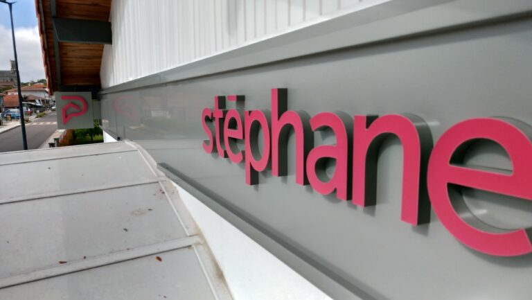 sign-by-graphics-enseigne-agence-immobiliere-lumineuse