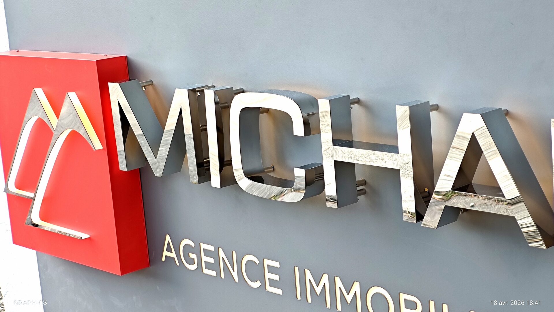 Enseigne-lumineuse-haut-de-gamme-luxe-immobilier-zingraf-bordeaux